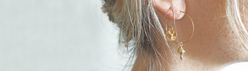 Boucles d'oreilles créoles personnalisables pour femme | By Johanne